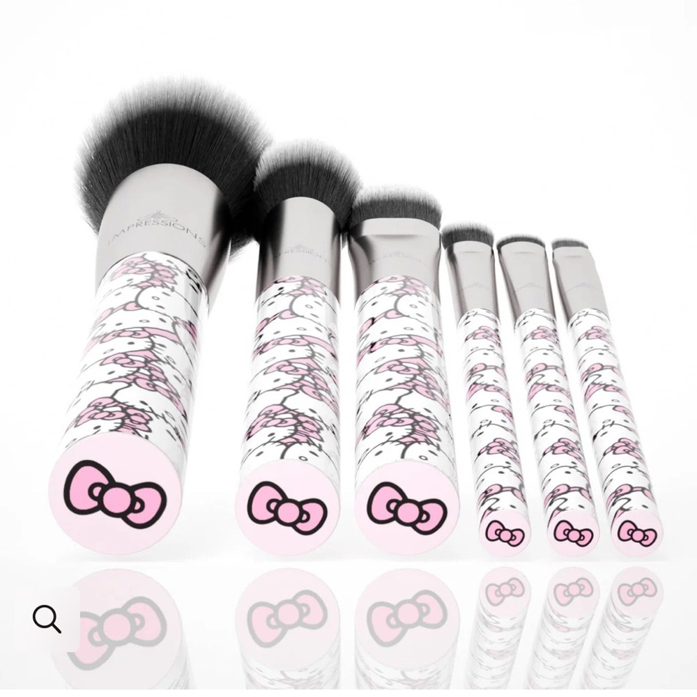 Impressions Vanity Hello Kitty “The All Over Print” Makeup Brush Set